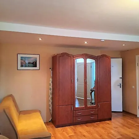 Sunny Flat 250m From The Liepāja